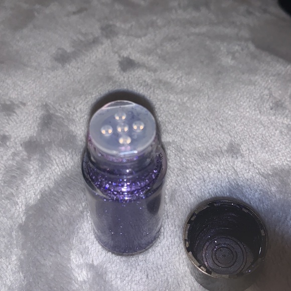 Anastasia Beverly Hills Vegan Royal Purple Loose Glitter✨ - Picture 5 of 9